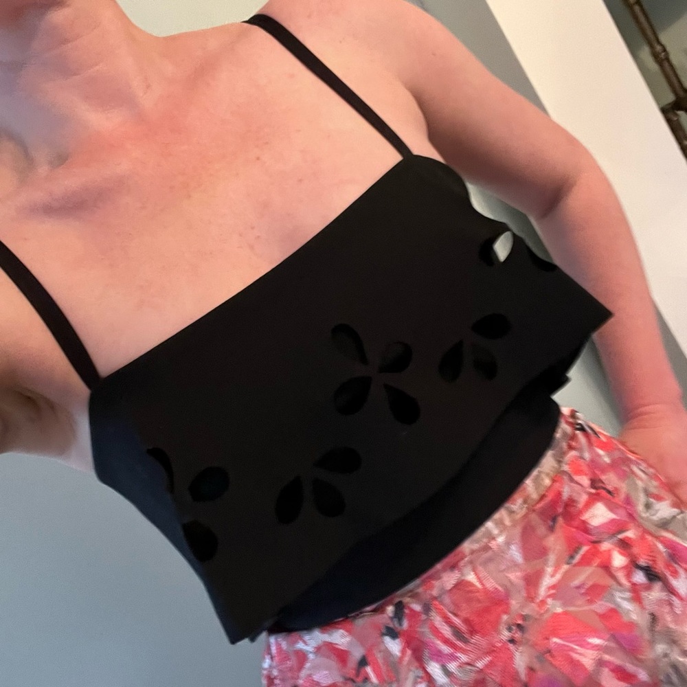 ELIZABETH & JAMES CROP TOP SZ S - I’m moving make me an offer!!!